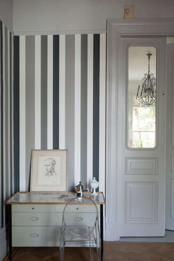 Sample Wallpaper Chromatic Stripe