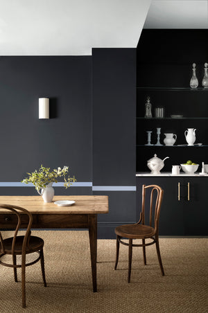 Interior pintado com Paint & Paper Library Blue Vein No. 676