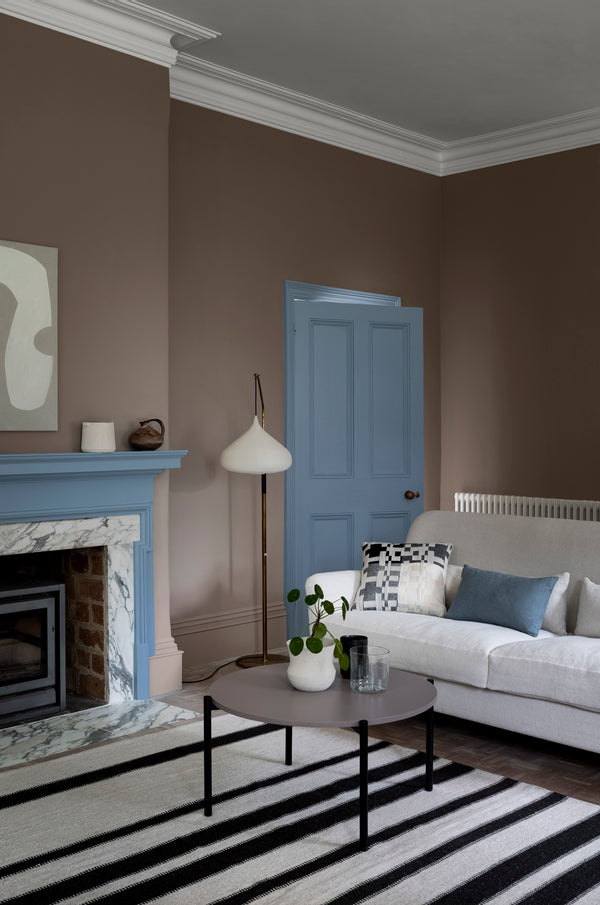 Interior pintado com Paint & Paper Library Bluebird No. 651