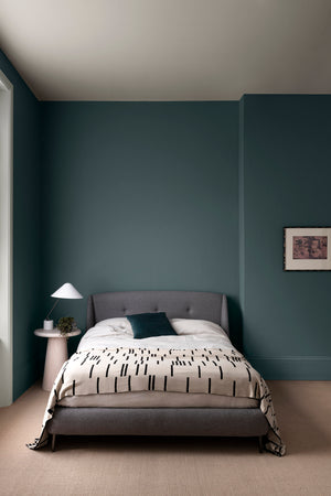 Interior pintado com Paint & Paper Library Btwn Dog & Wolf No. 693