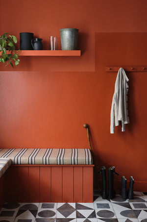 Interior pintado com Paint & Paper Library Caravan No. 453
