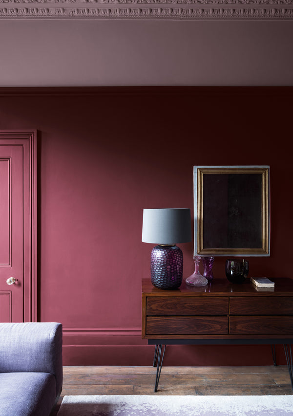 Interior pintado com Paint & Paper Library Grenache No. 372
