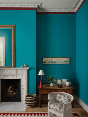 Interior pintado com Paint & Paper Library Lead V No. 685