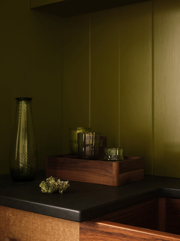 Interior pintado com Paint & Paper Library Midelt Sage No. 711