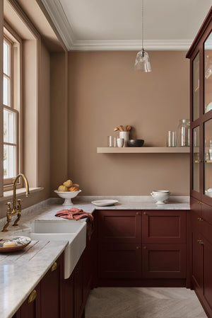Interior pintado com Paint & Paper Library Mink No. 297