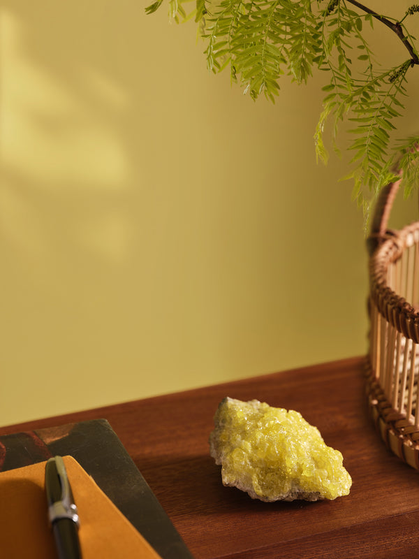 Interior pintado com Paint & Paper Library Peruvian Yellow No. 710
