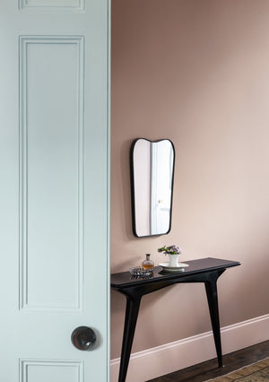 Interior pintado com Paint & Paper Library Plaster V No. 405