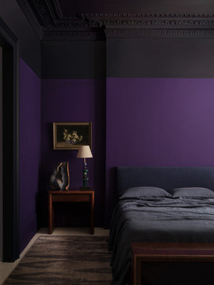 Interior pintado com Paint & Paper Library Purple Azurite No. 715