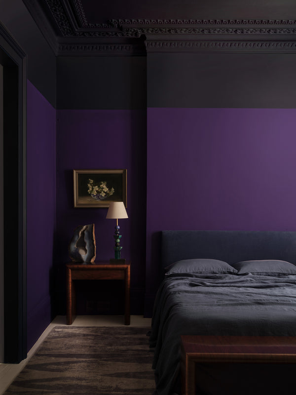 Interior pintado com Paint & Paper Library Purple Azurite No. 715