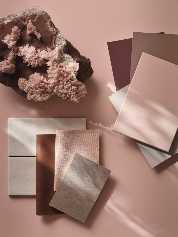 Interior pintado com Paint & Paper Library Rose Cluster No. 717
