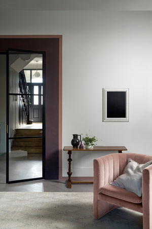 Interior pintado com Paint & Paper Library Rouge II No. 326