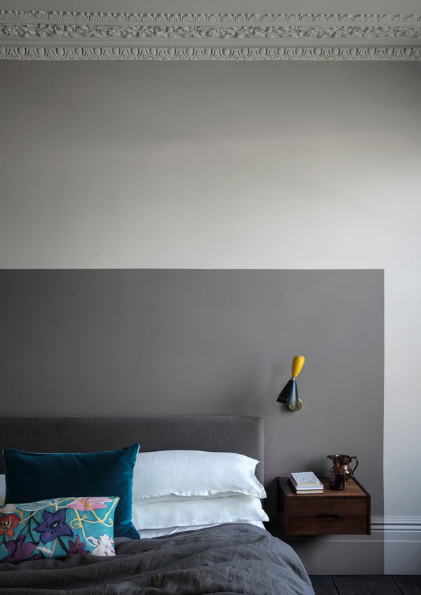 Interior pintado com Paint & Paper Library Sharkskin No. 168