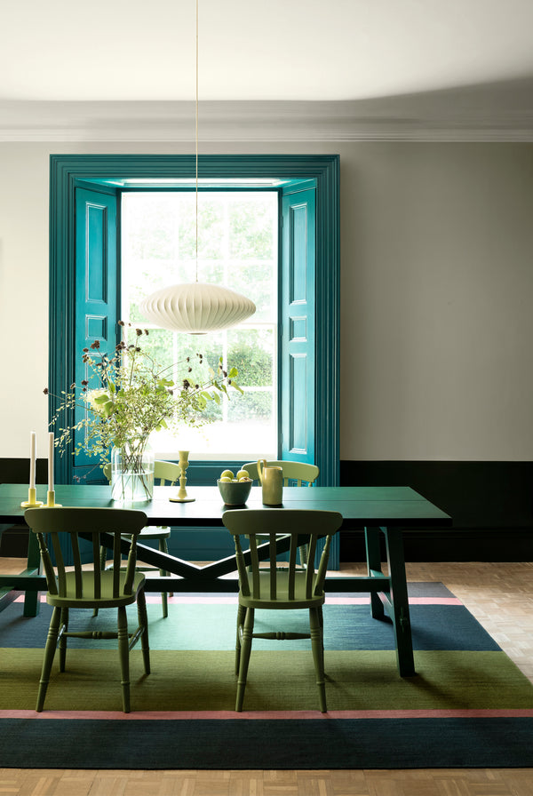Interior pintado com Paint & Paper Library Stable Green No. 554