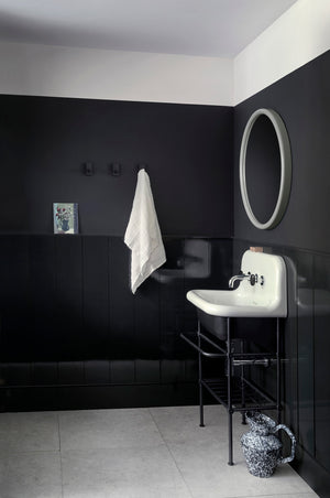 Interior pintado com Paint & Paper Library Tallanstown Grey No. 109