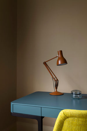 Interior pintado com Paint & Paper Library Truffle No. 271
